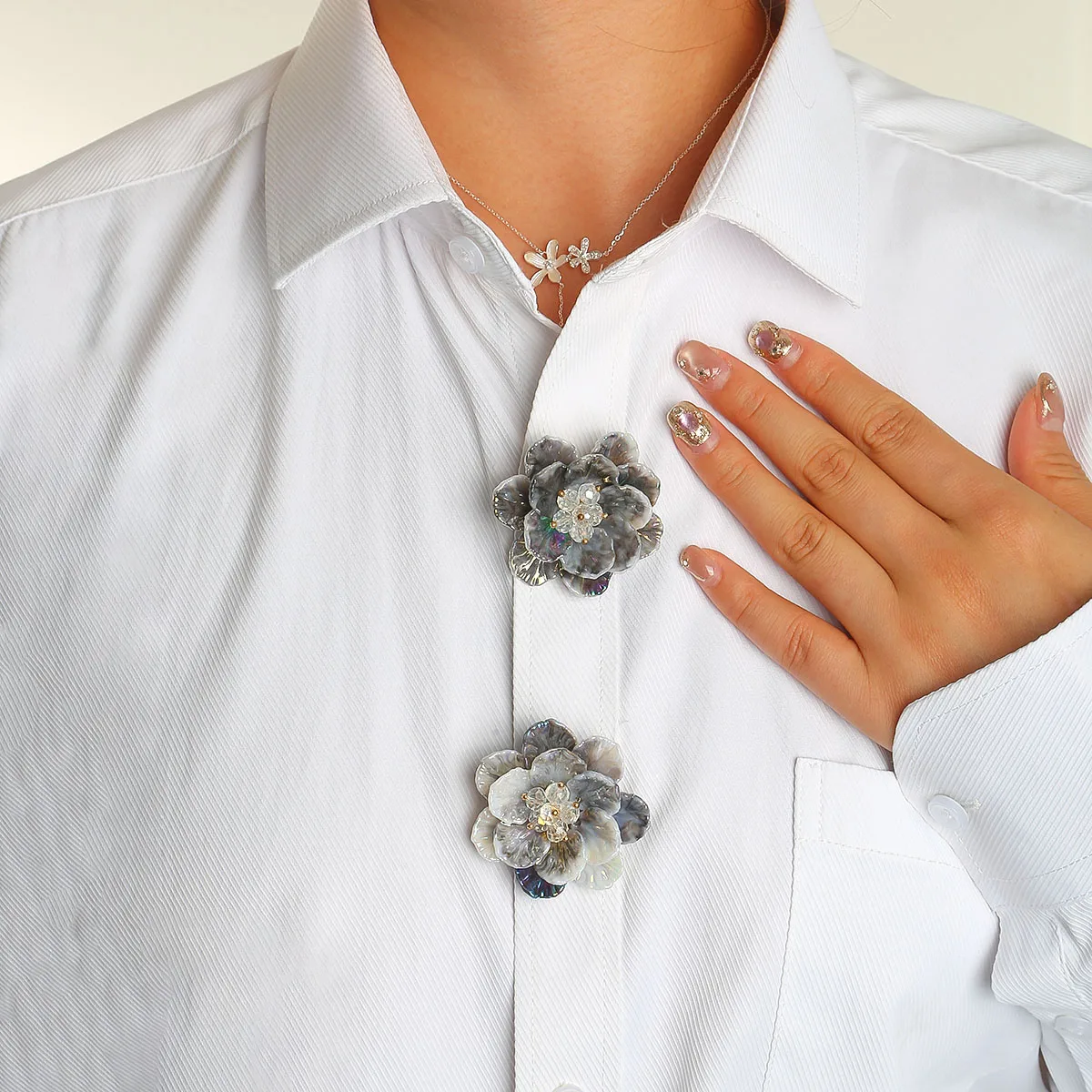 

1PCS Button Cover for Shirt Luxury Crystal Cufflink Dress Button Covers Cute Flowers Button Clip Fit Tuxedo Holiday Gift