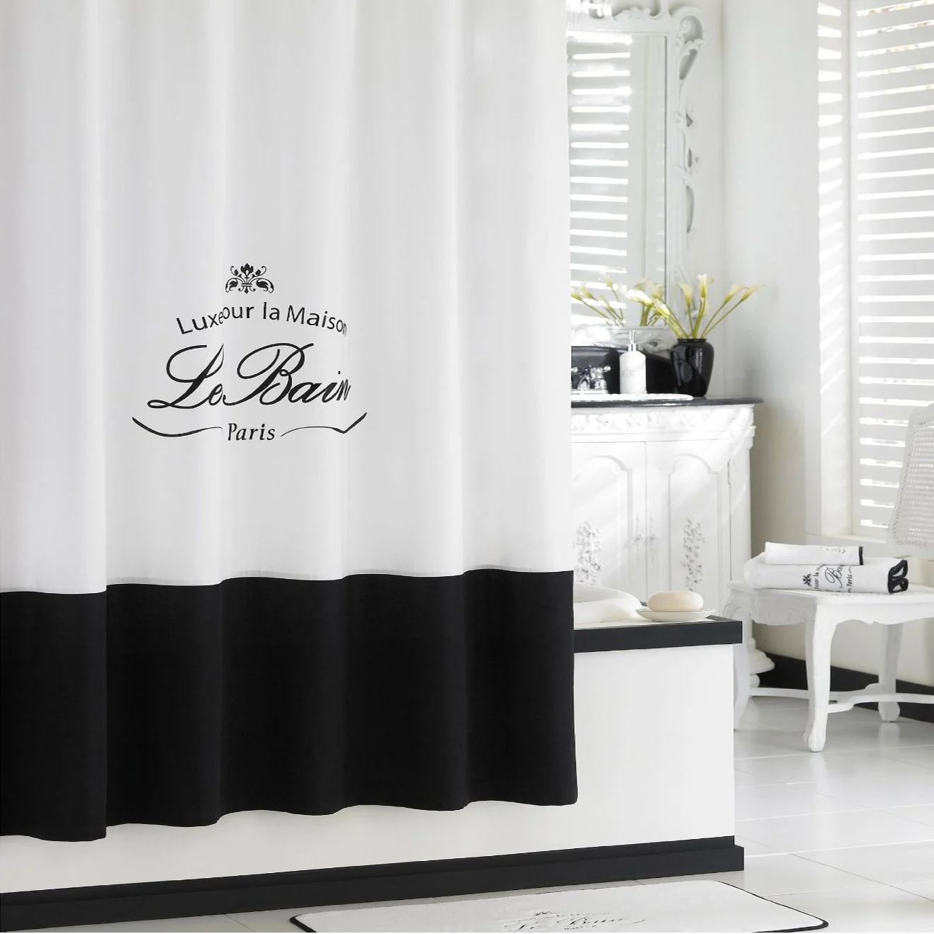 

Le Bain White and Black Polyester Waterproof Fabric Fresh Printed Decorative Farmhouse Shower Curtain