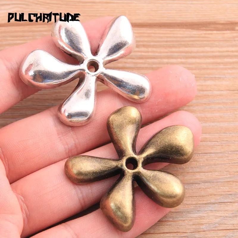 2PCS 38*42mm 2020 New Product Two Color Flower Hollow Charms Plant Pendant Jewelry Metal Alloy Jewelry Marking