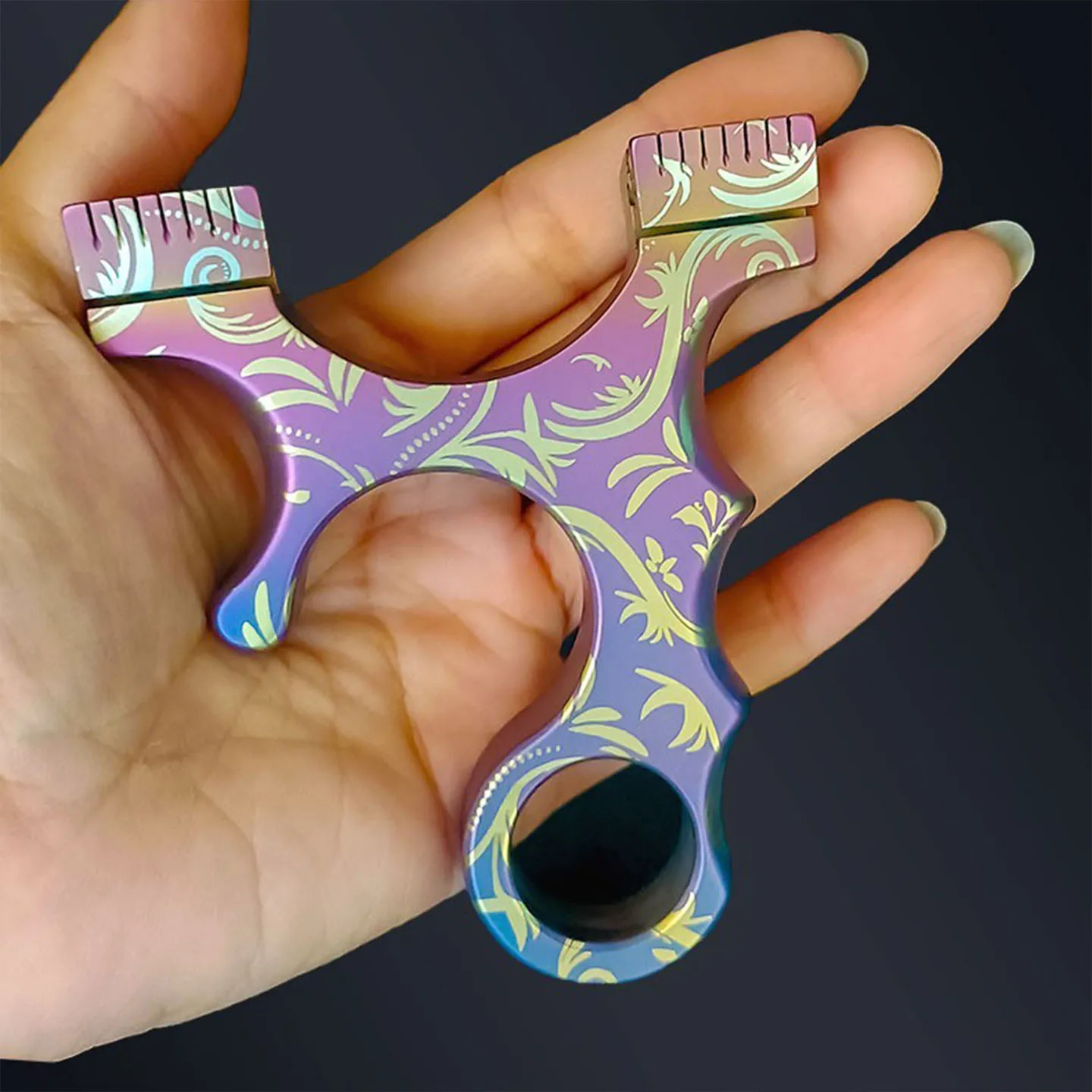 

TC21 Titanium Alloy Slingshot Is A High-end Precise Flat-leather Quick-press Pocket Slingshot for Outdoor Camping EDC Tool