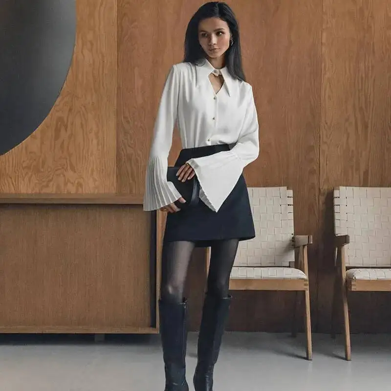 

Белая шифоновая блузка для женщин, сексуальный дизайн с отложным воротником, рубашки, модные плиссированные расклешенные рукава, офисная женская рубашка