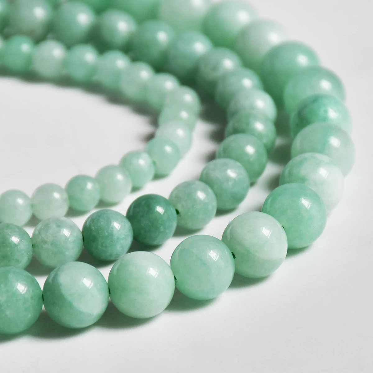 Yumfeel Natural Stone Necklace Summer Bohemian Style Vacation Jewelry Green Jade Round Beads Handmade Choker