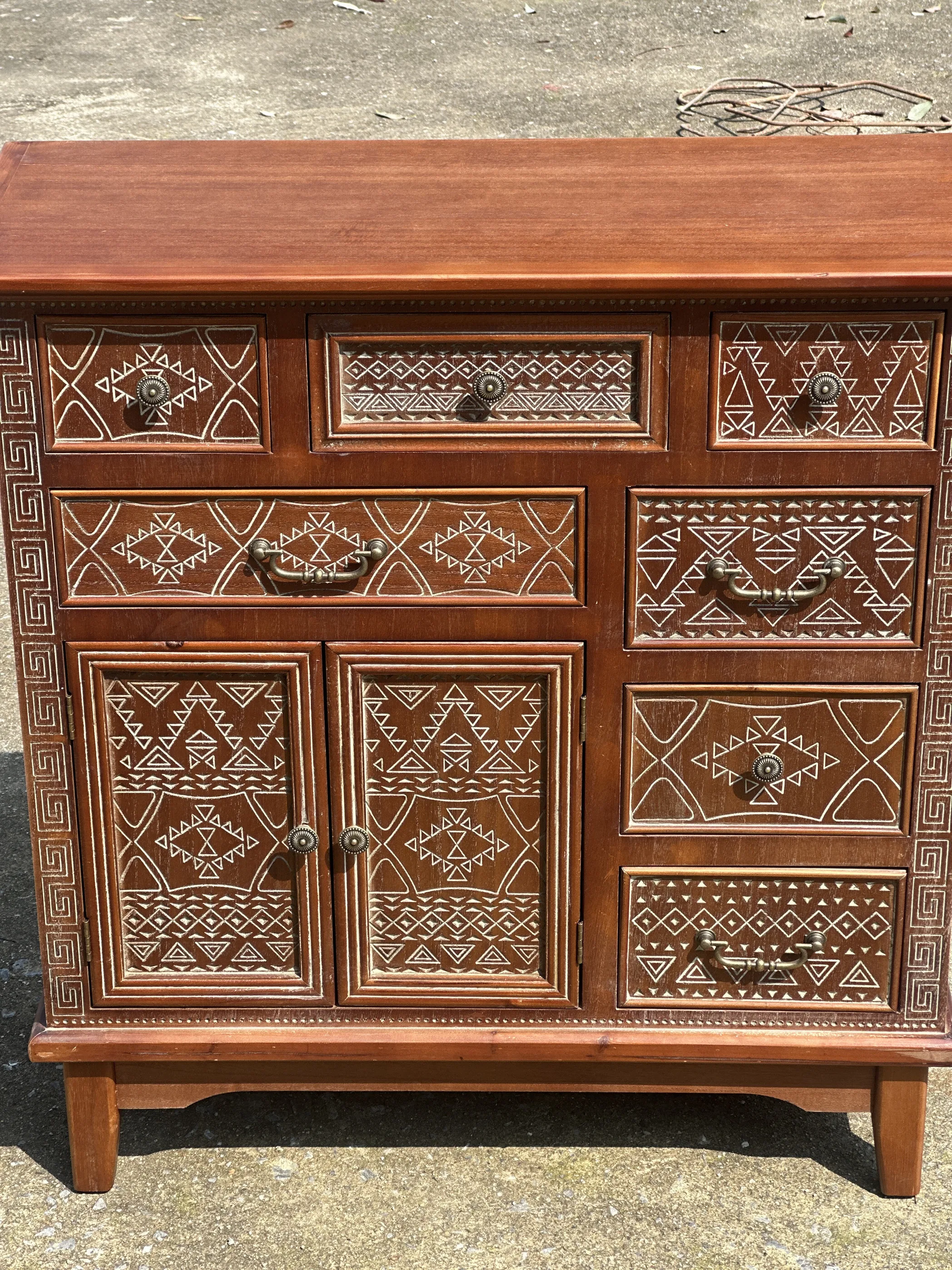 عرض خاص للغاية! تصدير الطلب الأصلي ذو الاسم الكبير، والأثاث المحفور القديم الجديد، وعملية نقش جميلة،