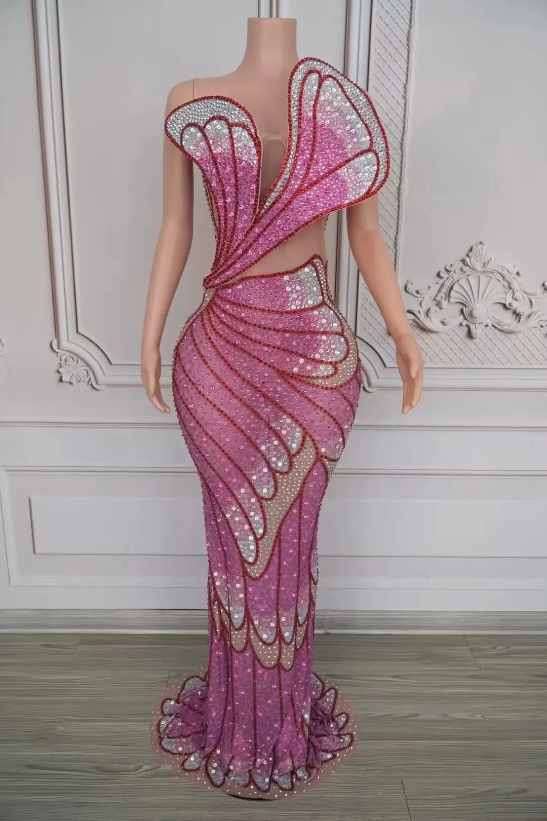 الوقوف التدريجي تألق حجر الراين ثوب مسائي 3D فراشة قطع فستان شبكي شفاف احتفال احتفالي السجادة الحمراء المدرج ثوب