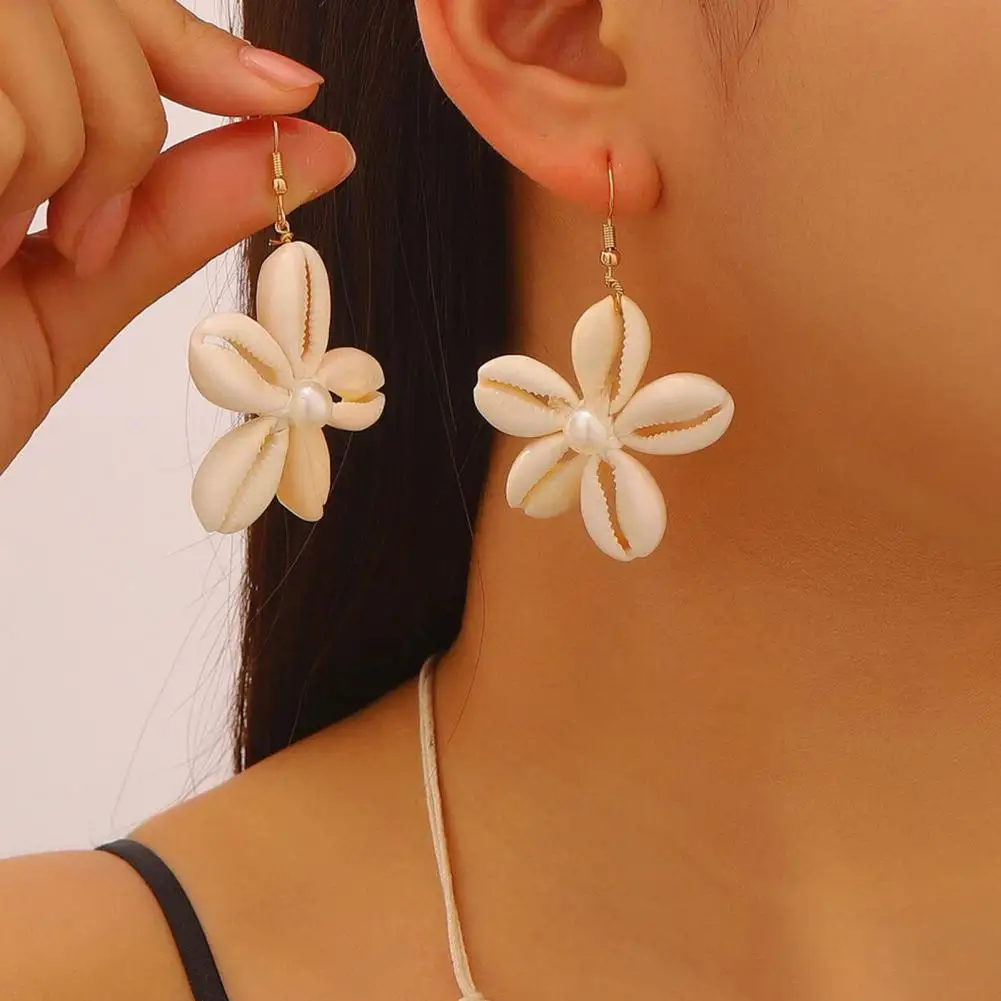 Beach Jewelry for Women Handmade Natural Seashell Flower Jewelry Set Faux Pearl Beach Necklace Earrings Summer Vacation Coastal