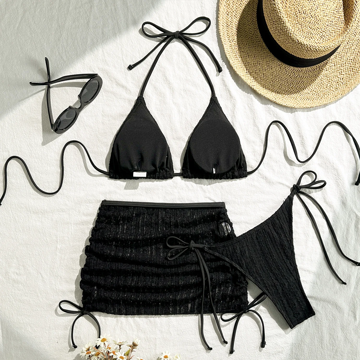 ชุดบิกินี่เซ็กซี่แบบเรียบง่าย 3 ชิ้น พร้อมกระโปรงมินิสั้นผูกเชือกแบบลูกไม้ ชุดว่ายน้ำ ชุดชายหาด บิกินี่ แทงกินี่