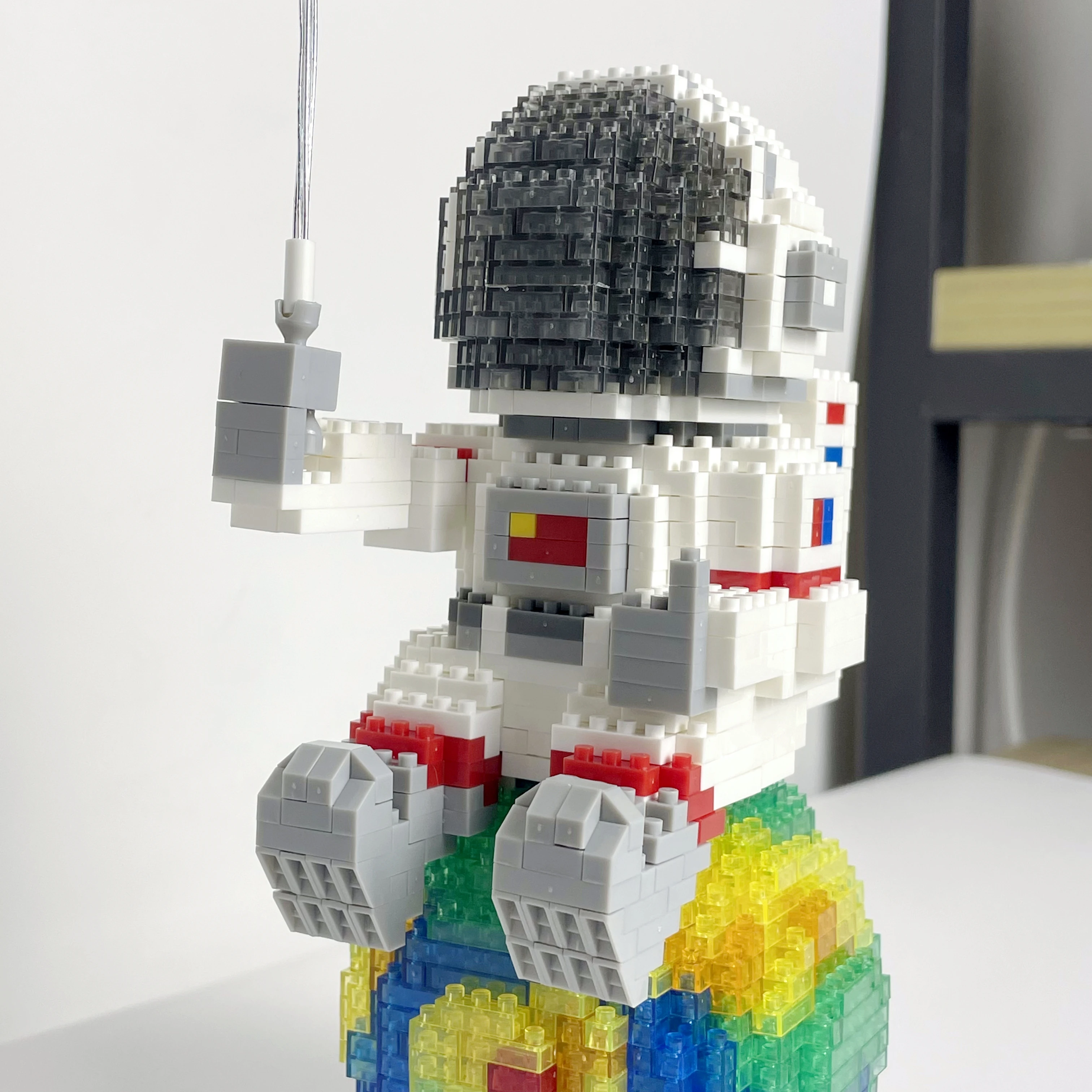 Earth Astronaut Spaceman Balloon Micro Mini Building Blocks Toy:Constructive Learning,Ideal Boys\' Gift, Promote Imaginative Play