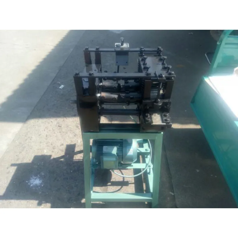 Bamboo knitting machine, bamboo knitting machine, bamboo nailing machine