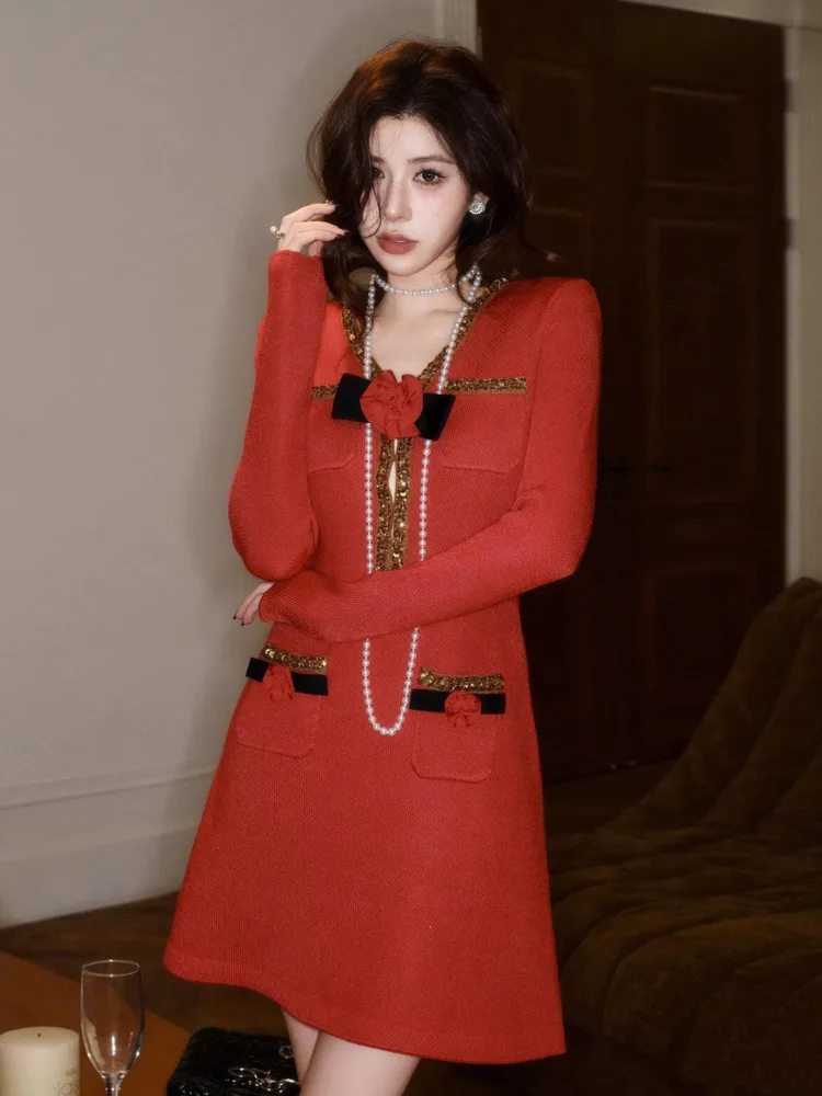 CHUJIE Sukienka damska Moda elegancki temperament czerwone złoto wykończone róża slim fit dekolt w serek sukienka z długim rękawem 2025 wiosna/lato nowość