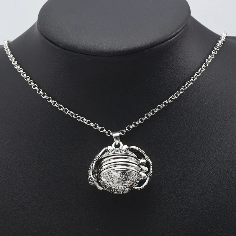 DIY Magic 4 Photo Pendant Necklace for Women Men Memory Floating Locket Necklace Fashion Album Box Necklaces Birthday Gifts 2024