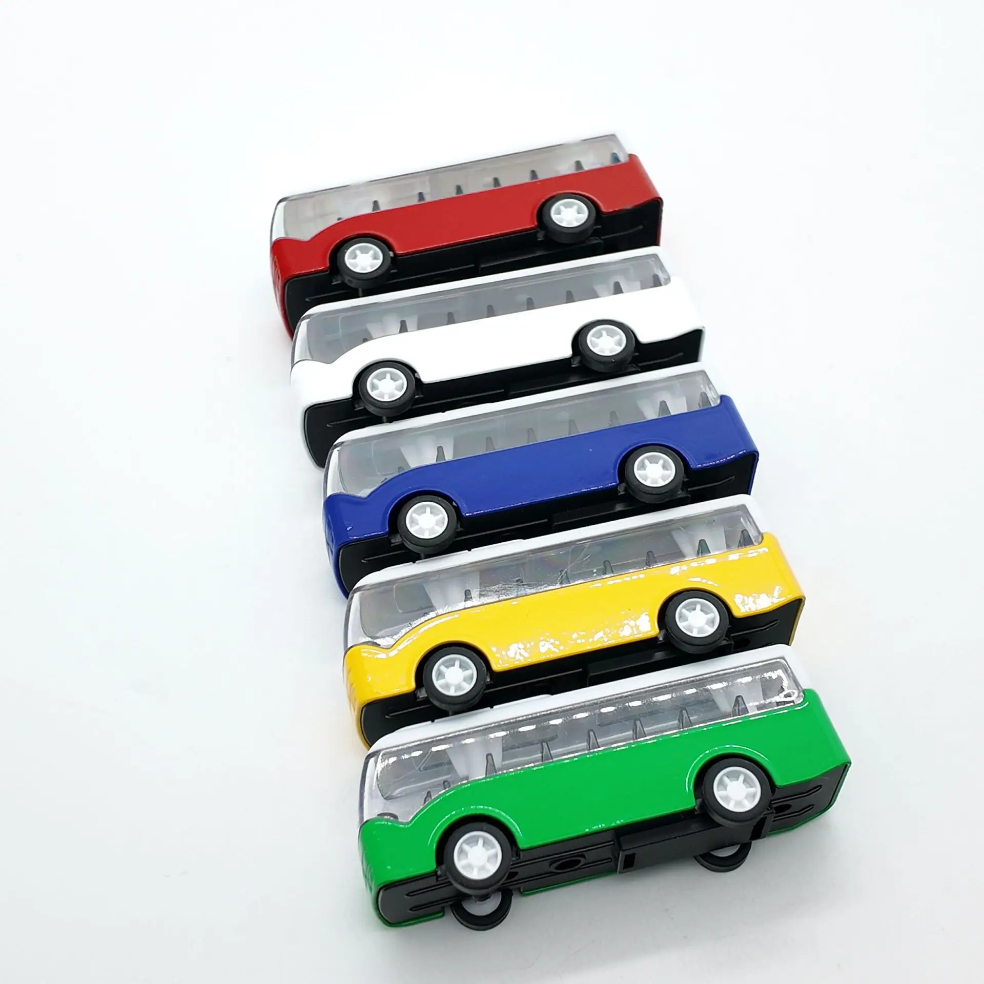 Mini autobús 1:87, juguete fundido a presión, modelo de autobús de simulación, coche extraíble, juguetes de escritorio, pequeños adornos, autobús de inercia para niños, regalos de cumpleaños