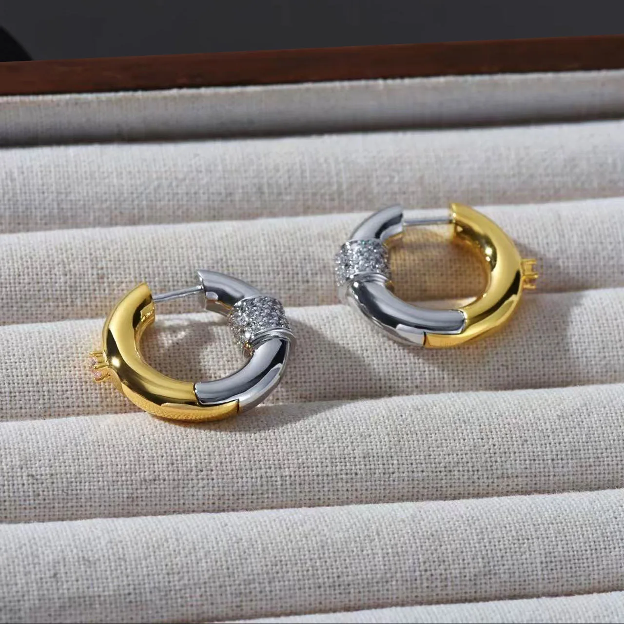 New Jewelry & Accessories Sports And Leisure Style Two Tone Metal Geometric Hollow Circle Earrings For Women's Parties & Gifts