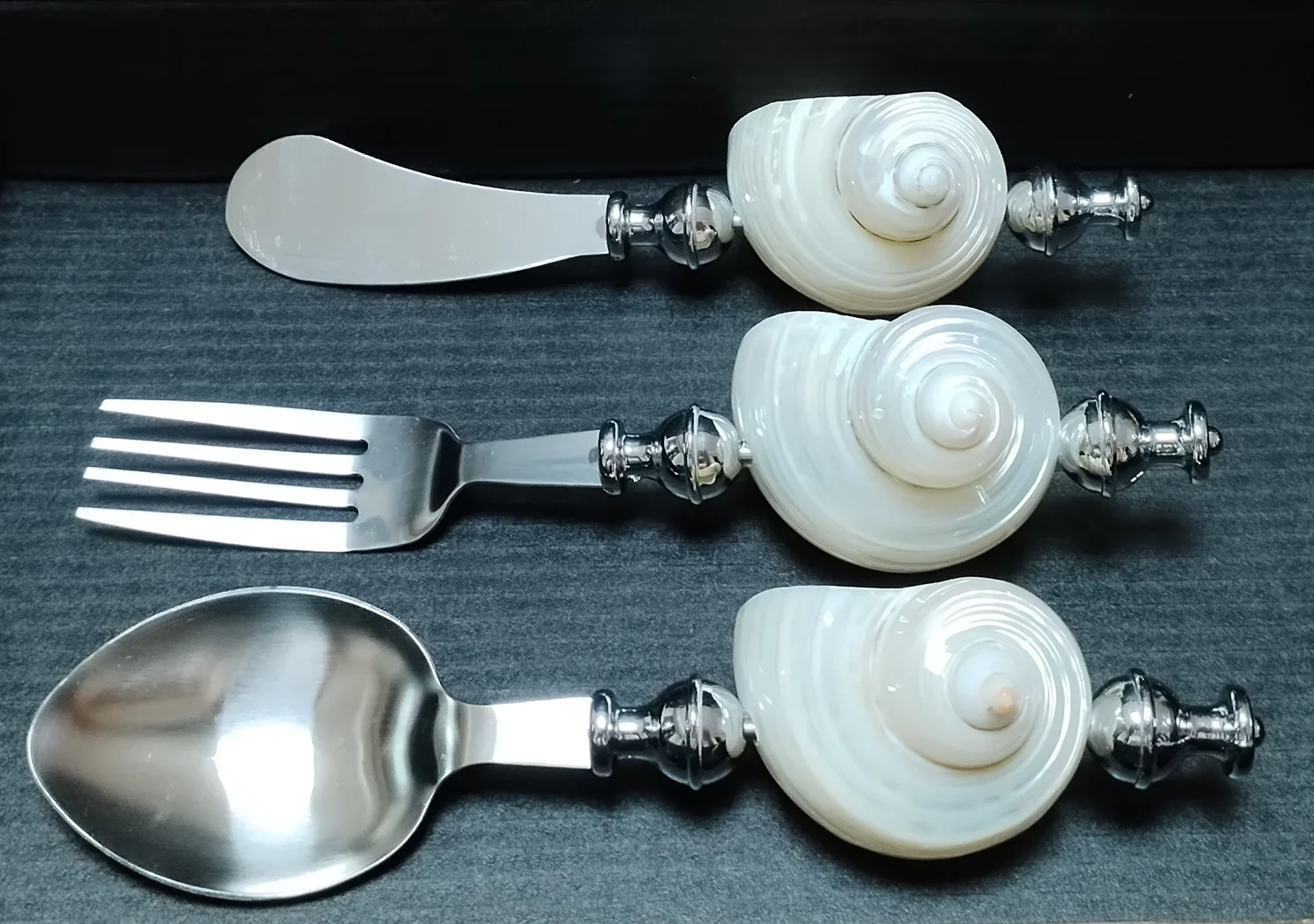 Natural Conch Shell Handle Fork Spoon Knife Set Stainless Steel Seashell Flatware Dessert Spoon Dinner Knife Salad Fork