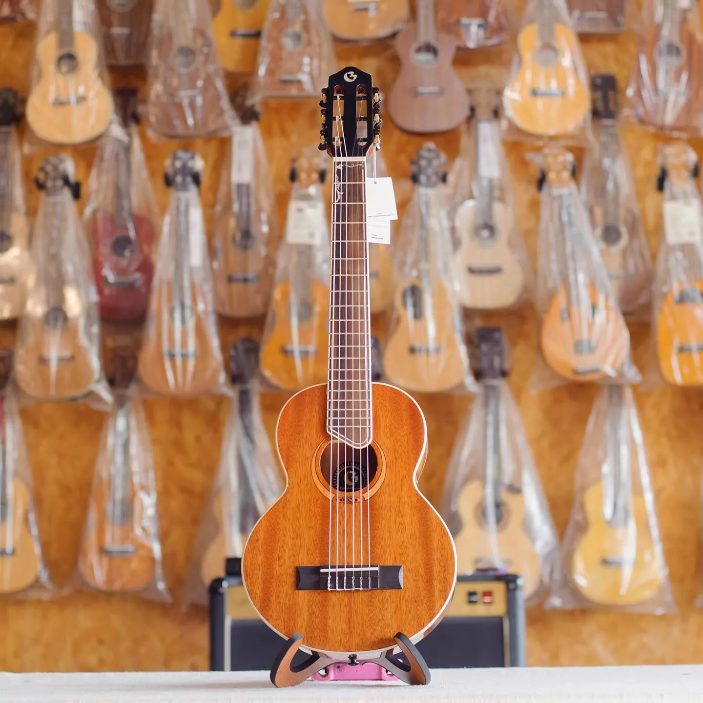 

Детская классическая мини-гитара Bright Moon BM-103 с нейлоновыми струнами, 32 дюйма, цельный верх из красного дерева