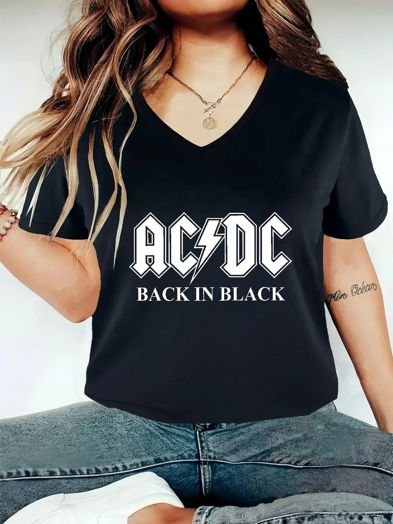 

Fashion Casual Plus Size Daily T-shirt Women Black Back Pattern T-shirt Casual V-neck Short Sleeved Quick Drying Breathable Tee