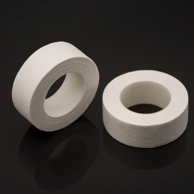 Medical adhesive tape Hand foot chapped breathable adhesive plaster Pure cotton cloth type white adhesive tape 2.5cm * 5m