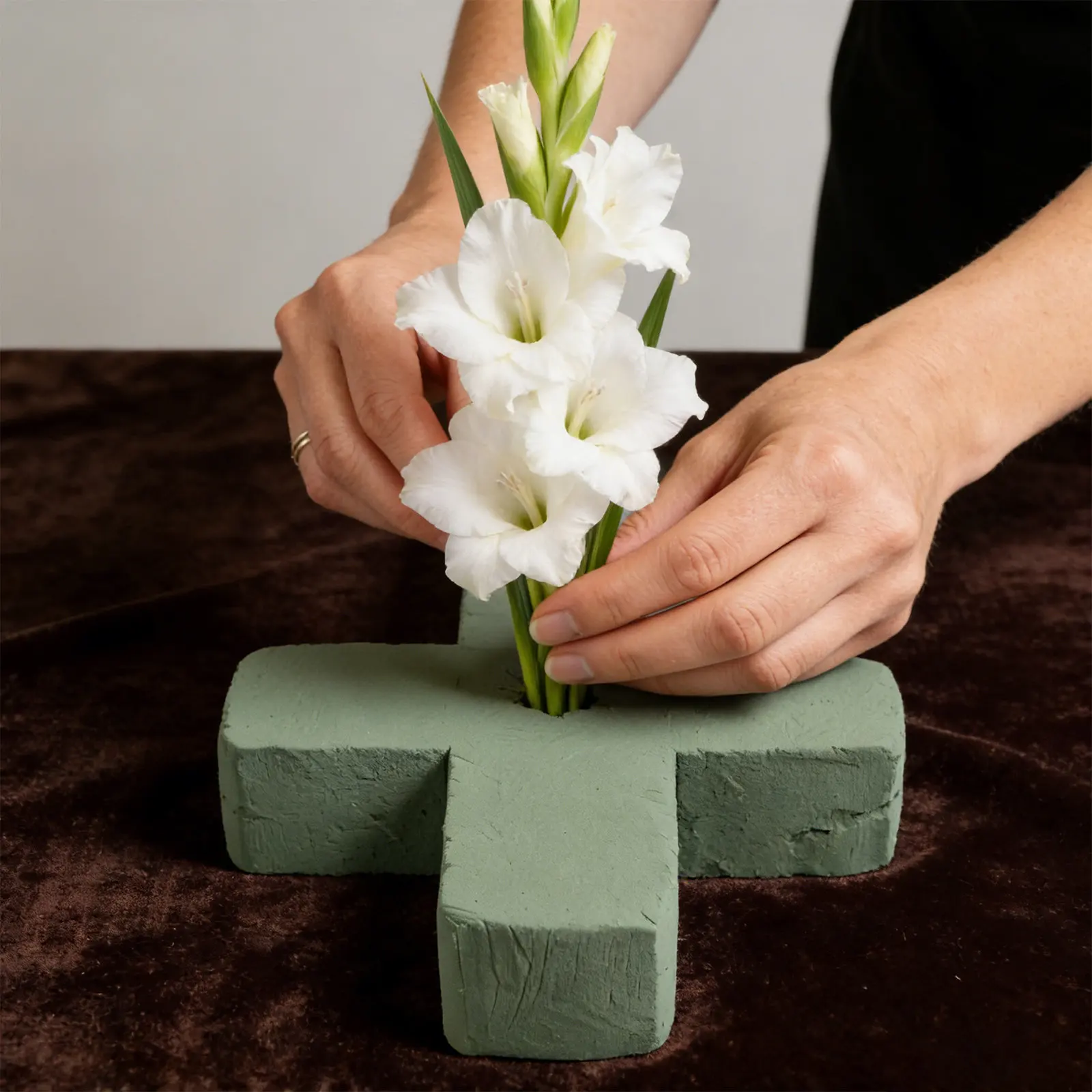 3pcs High Density Cross Floral Foam Base for Wet And Dry Arrangements Church Altar Funeral Flower Insert Holder Florist Supplies