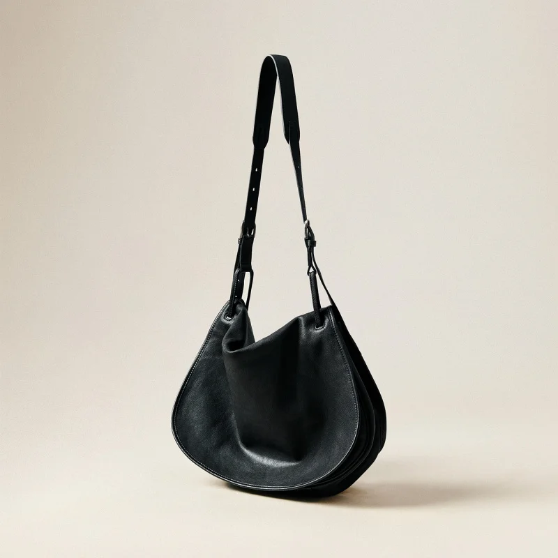 Genuine leather saddle bag for women, crossbody shoulder bag with large capacity and a relaxed feel, suitable for commuting