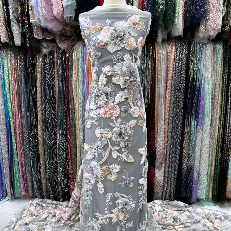 90x125cm Klassischer Stickereistoff Kleid Spitze Nähen Pailletten Perlen Netz 3D Blumen Stoff DIY Handwerk Nähbedarf Bekleidungszubehör – Detail 5