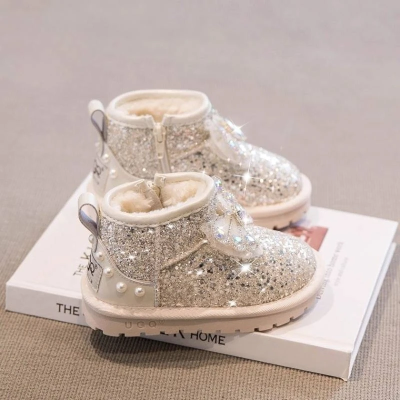 2026 New Girls Winter Boots Fleece Lined Thermal Insulated Non Slip Crystal Short Boots for Kids