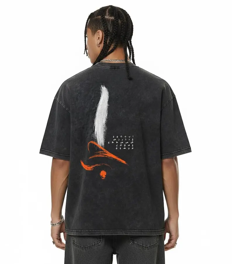 Camiseta con caligrafía árabe abstracta – Camiseta gráfica estilo streetwear Snow Washed