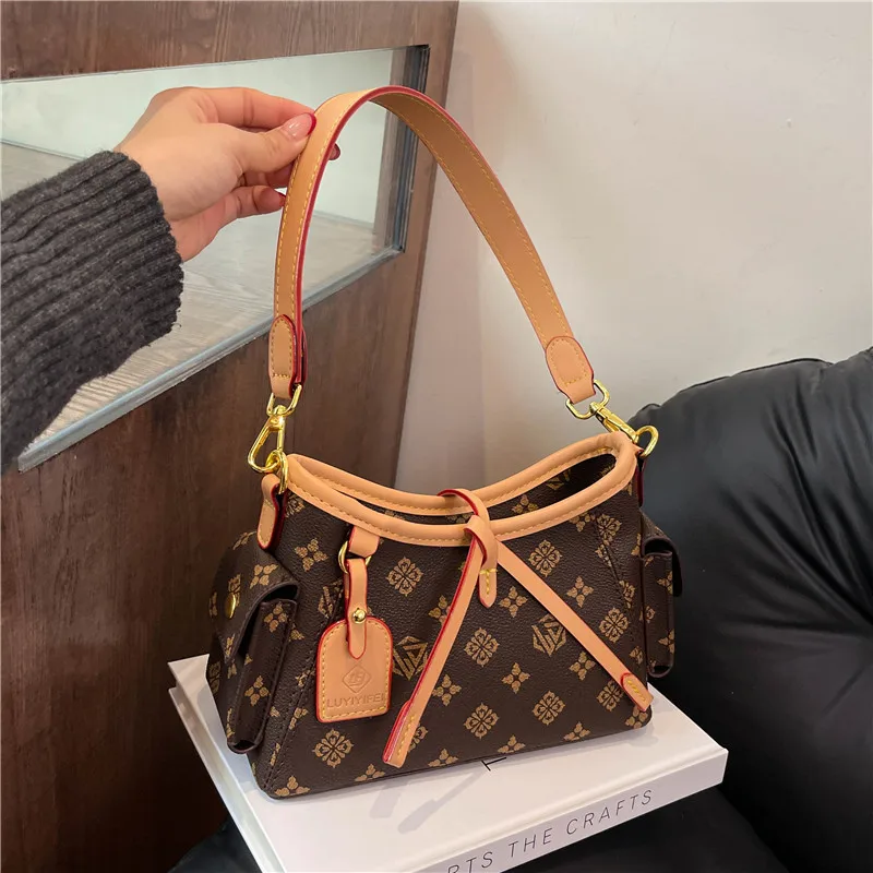 

2025 Spring Spacious Tote Bag, Fashion Commuter Purse for Women, Large Capacity Shoulder Bag, Minimalist Day-to-Night Tote