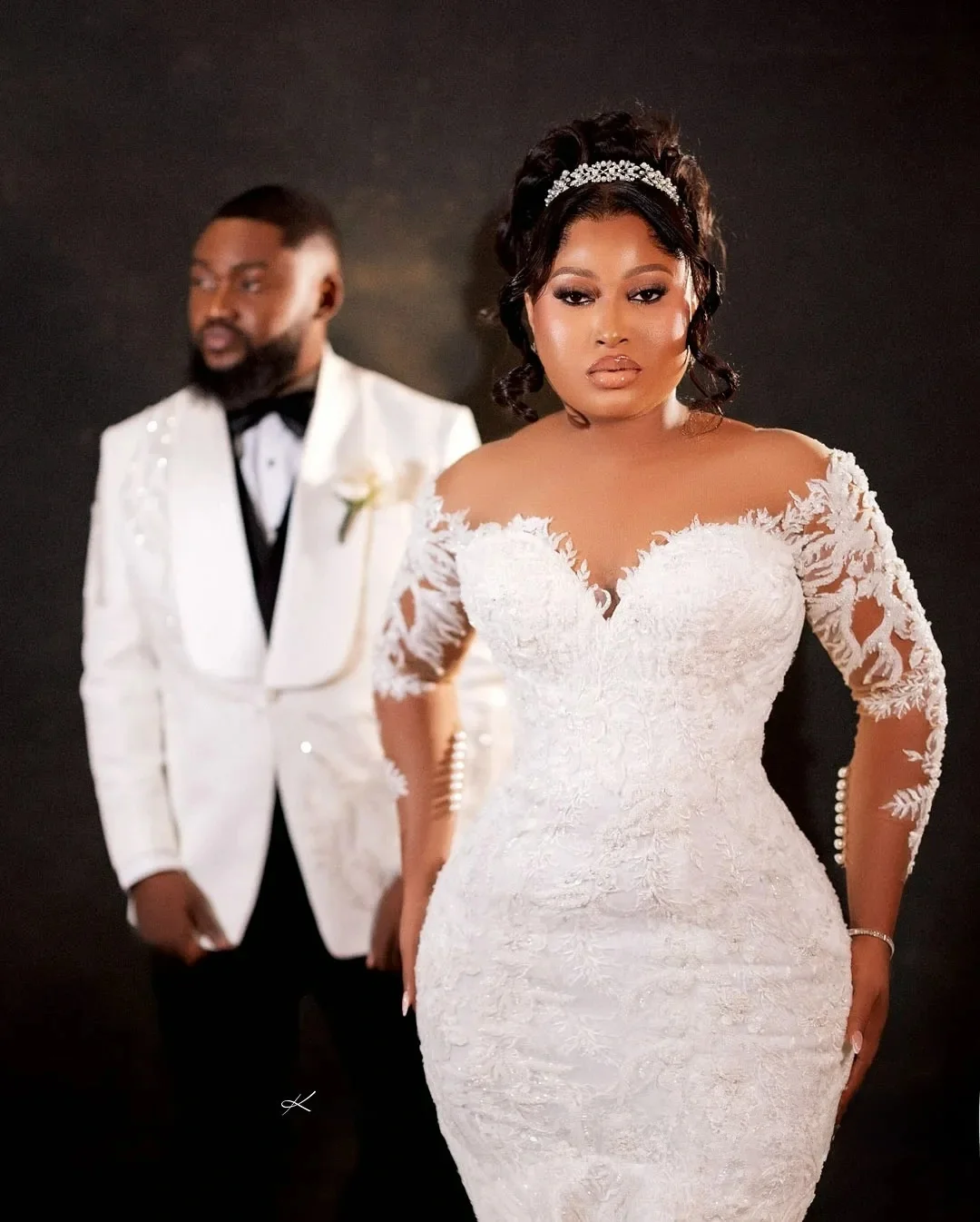 Suknia ślubna Aso Ebi z prześwitującym dekoltem, aplikacjami z koralików i długimi rękawami w stylu vintage dla panny młodej, suknia ślubna Robe De Mariée.