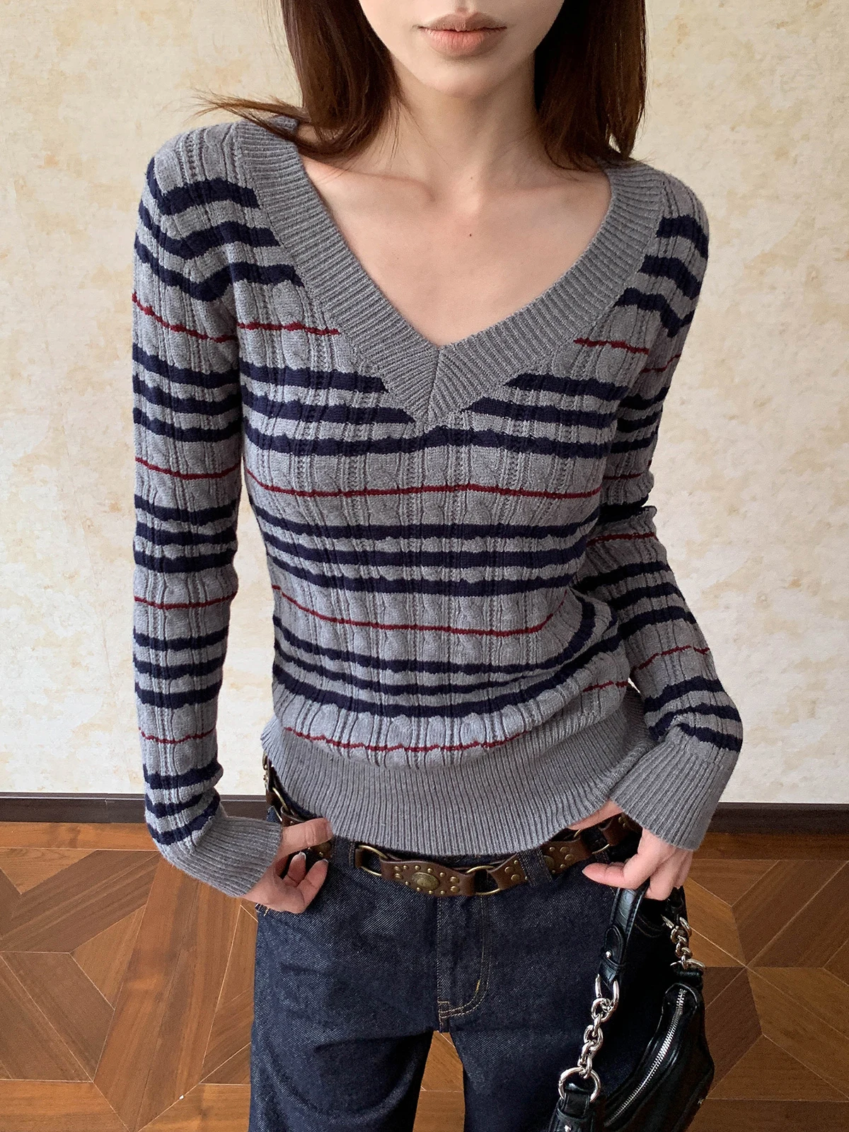 

Облегающий американский вязаный свитер в полоску с V-Ne, повседневный топ с застежкой на талии для женщин, модный осенне-зимний модный свитер