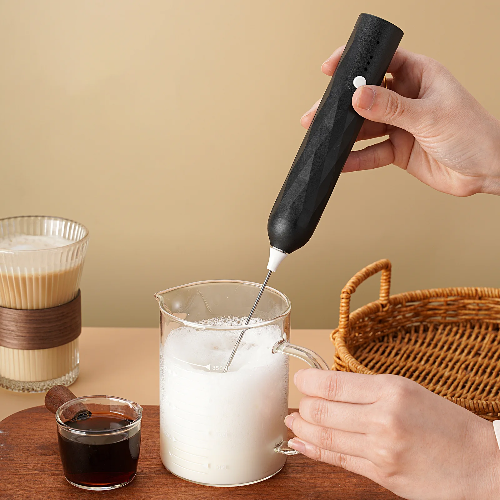 

1 PCS Portable Egg Beater Electric Milk Frother USB Rechargeable Handheld Coffee Blender Milk Shaker Mixer Foamer Food Blender