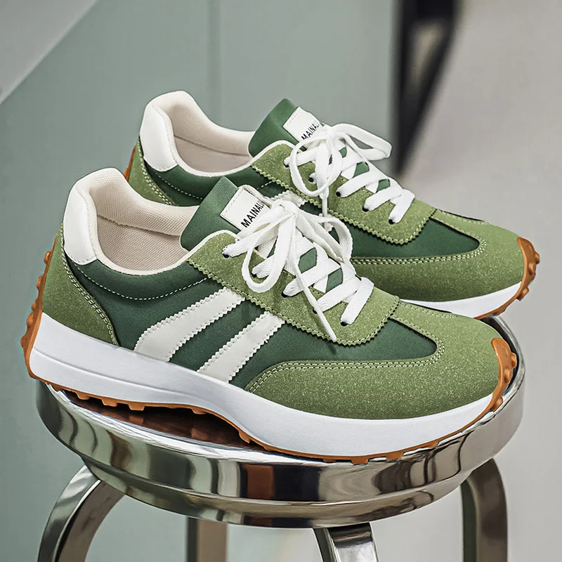 Men's casual shoes, plus-size men's shoes, excellent grip, stylish and comfortable, suitable for outdoor walking and daily wear