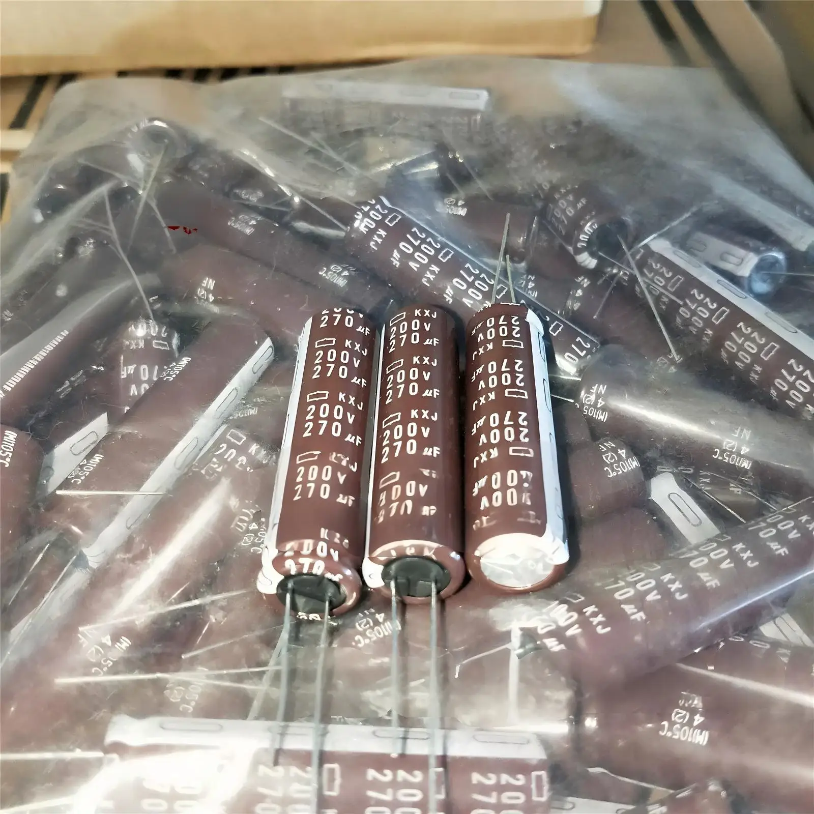 10PCS 270UF 200V Nichicon Electrolytic Capacitor 200V270UF 12.5*20 18*35 KXJ AS 105 Degrees