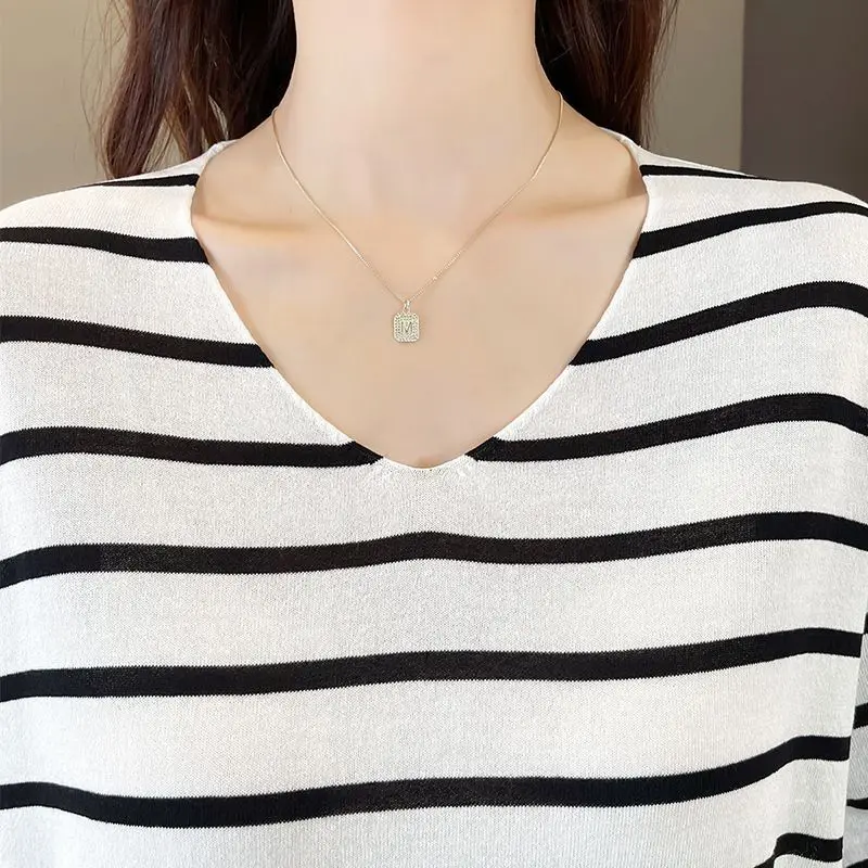 Modne bluzki damskie z dekoltem w serek, łączone w paski, z rękawami typu nietoperz, odzież damska, nowe luźne dzianinowe koreańskie topy na lato 2025, uniwersalne koszule.