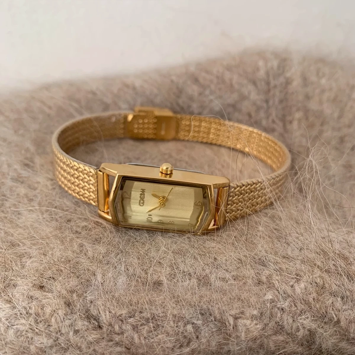 Light Luxury Niche High-end Square Small Gold Watch Exquisite Temperament Versatile Wheat Ears with Quartz Watch Women