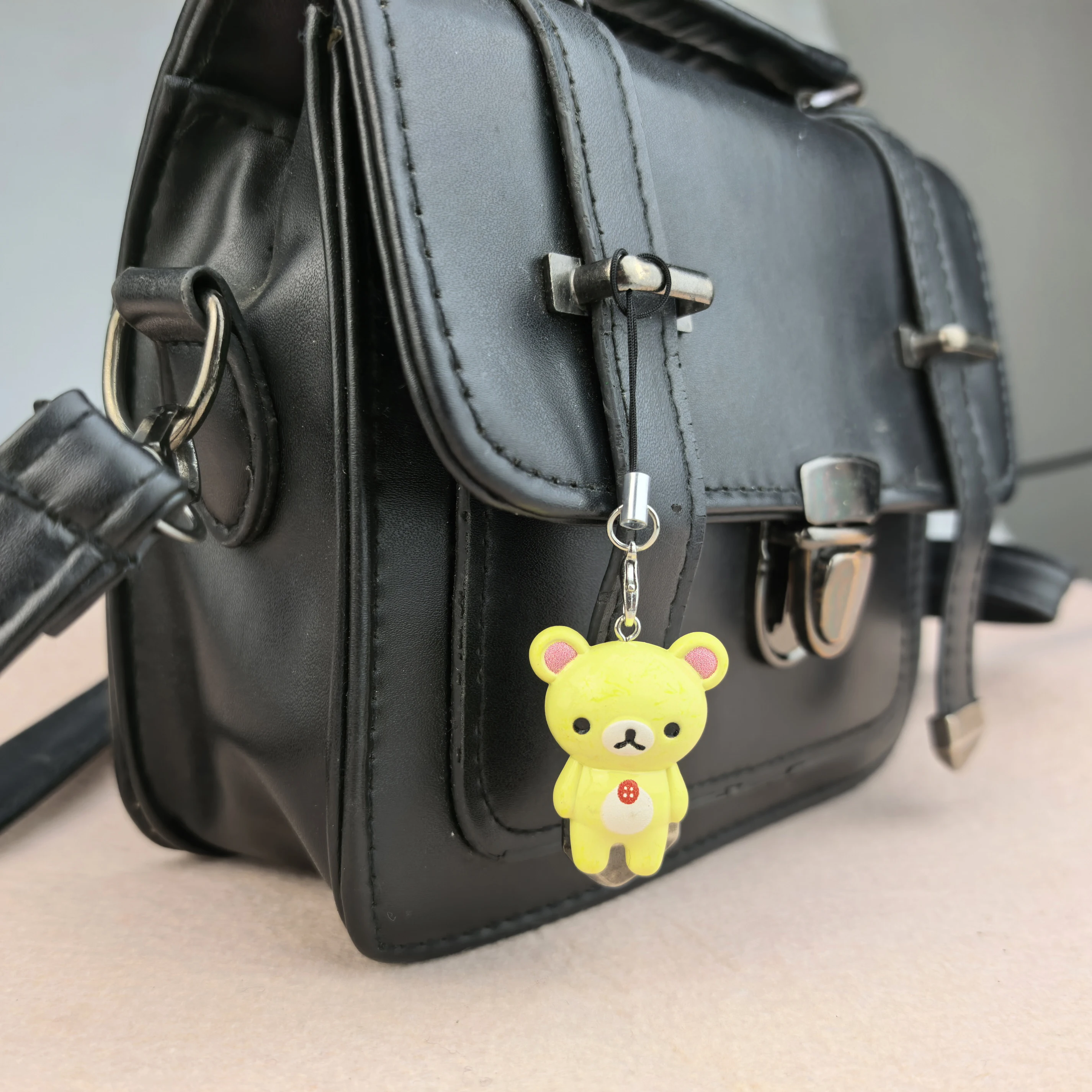 Kartun Rilakkuma Lonceng Kecil Kunci Gesper Kawaii Ritsleting Dekorasi Liontin Ponsel Lucu Liontin Aksesori Hadiah untuk Teman