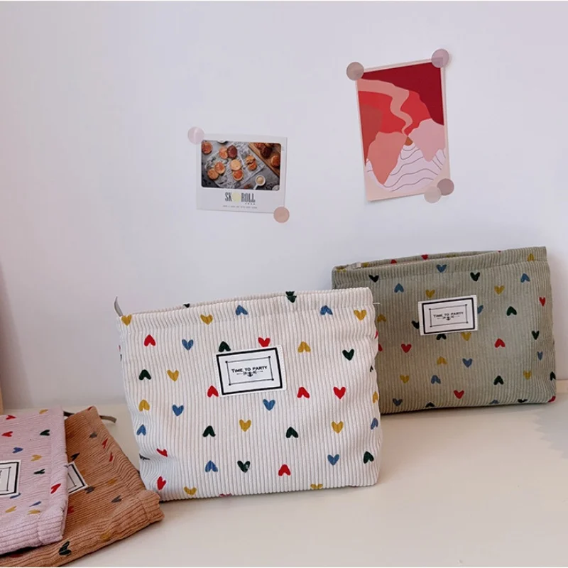 

Corduroy Embroidery Heart Cosmetic Bag Clutch Bag Large Makeup Organizer Bags Cosmetic Pouch Women Cute Toiletry Beauty Case