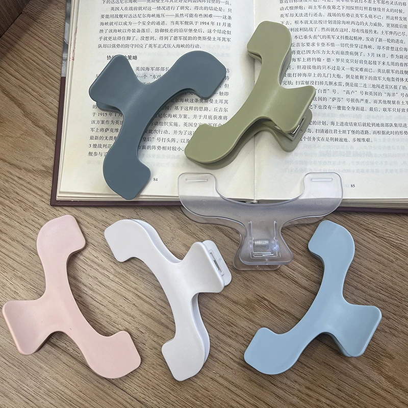 1pc Transparent plastic book clip simple reading aid fixed book holder Bookmarks creative design practical note holder