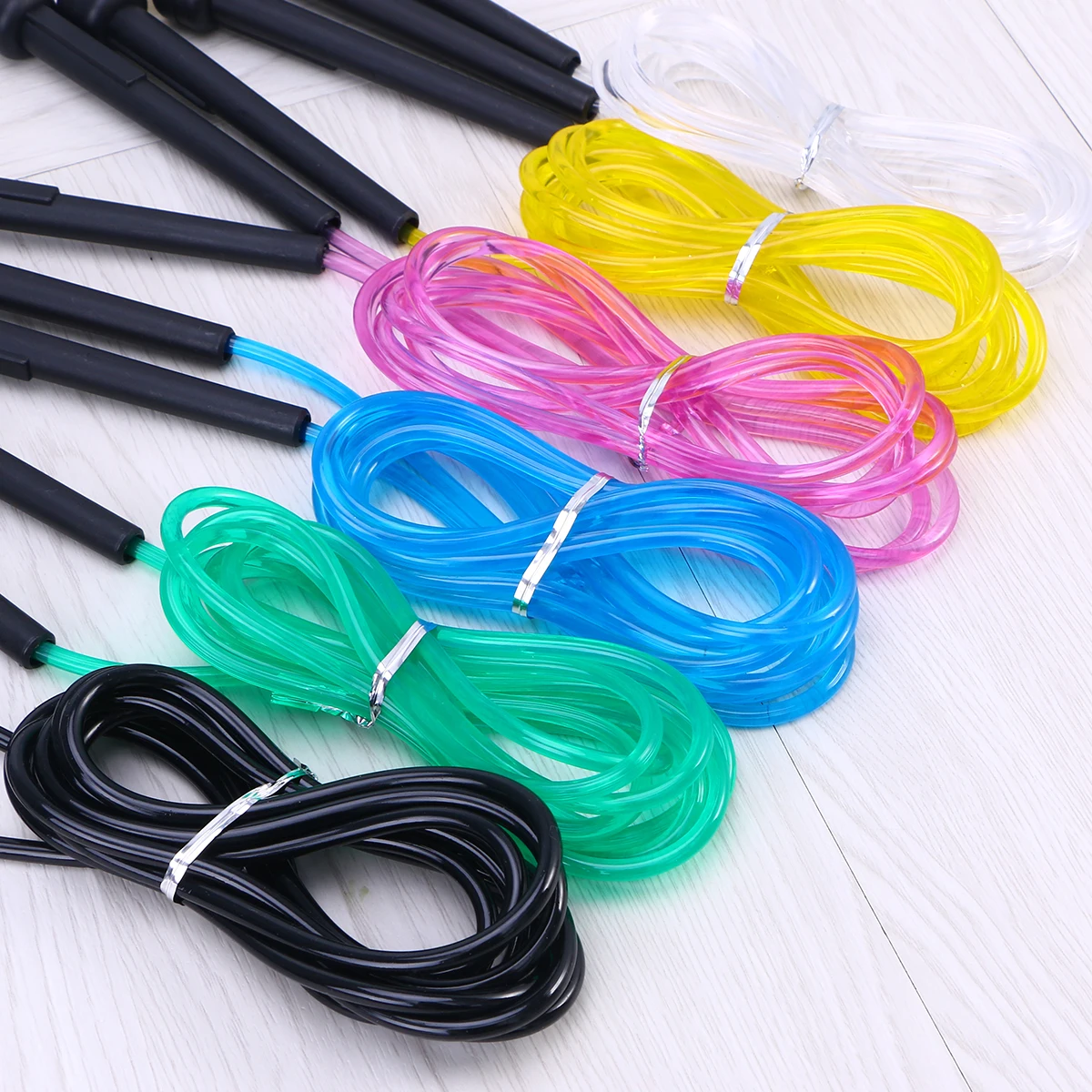 

6Pcs 3m Exercise Jump Ropes PVC Core Sturdy Design Anti-Slip Handles Ideal for Sports Weight Loss and Fitness Random Colors