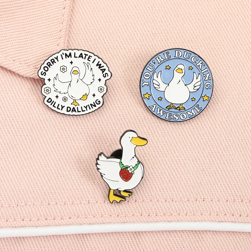 Es pato impresionante Pin esmaltado Sorry I'm Late I Was Dilly Dallying Duck Pun fresa lindo broche solapa insignia joyería regalos