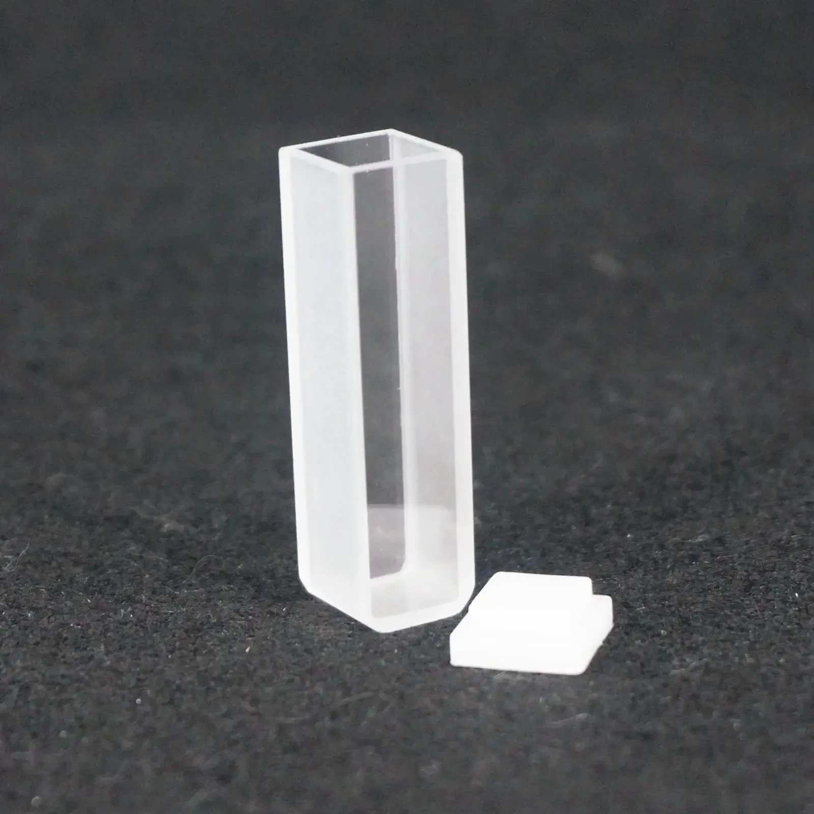 2Pcs 10mm Path Length JGS1 Quartz Cuvette Cell With Lid For Spectrophotometers