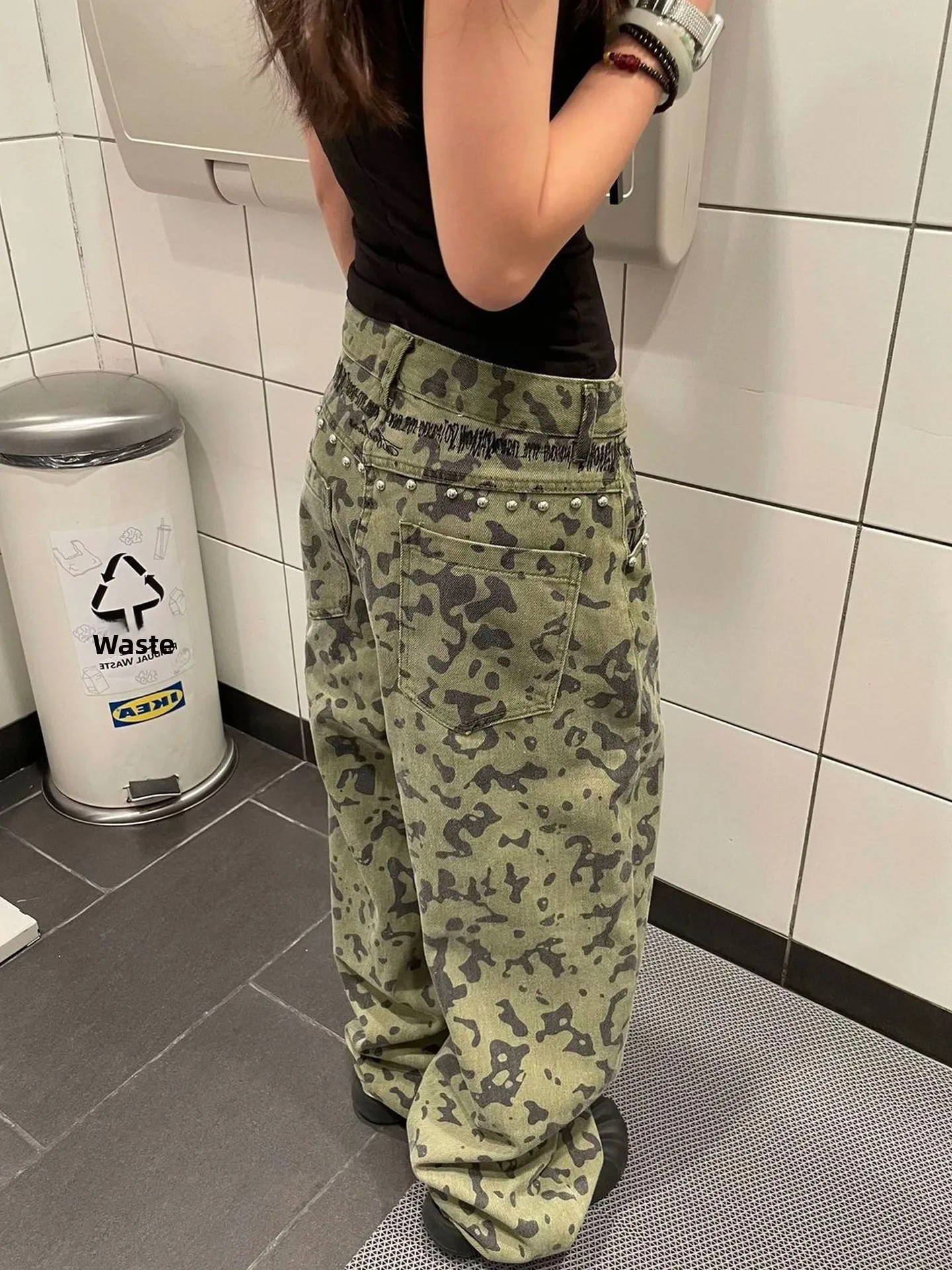 Retro American Washed Distressed Camouflage Rivet Denim Jeans Women's Loose Fit Wide Leg Long Pants Street Style Autumn New