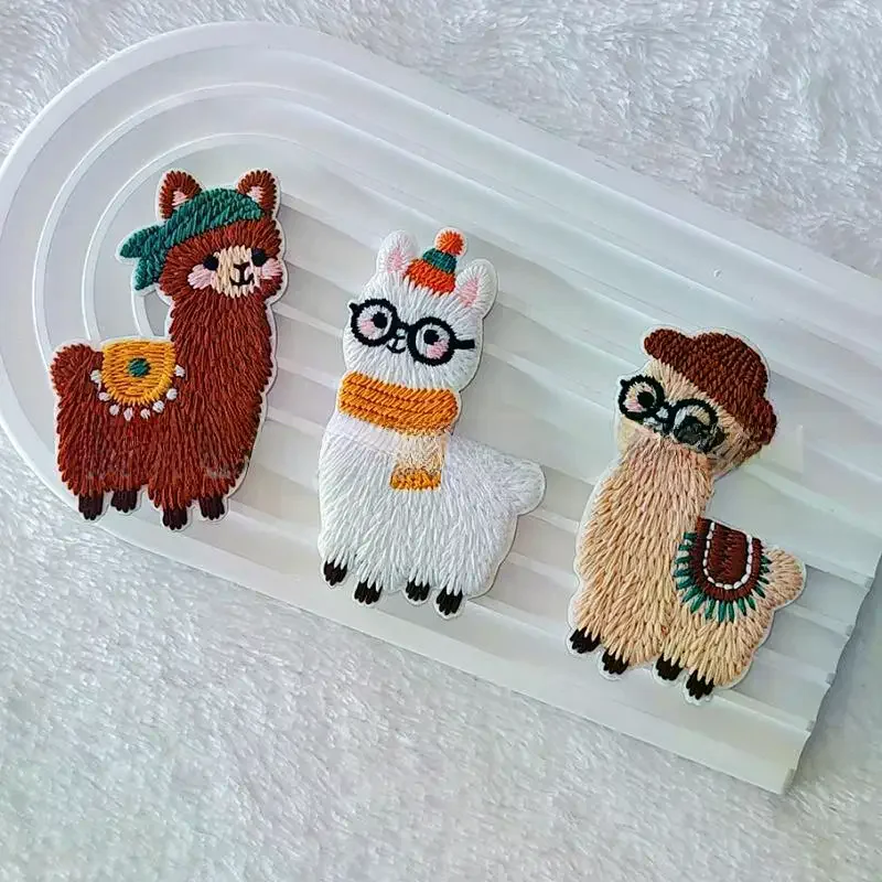 

Набор из 6 нашивок с мультяшными ламами, вышитых на компьютере, для декора одежды и ремонта сумок, прочные тканевые наклейки