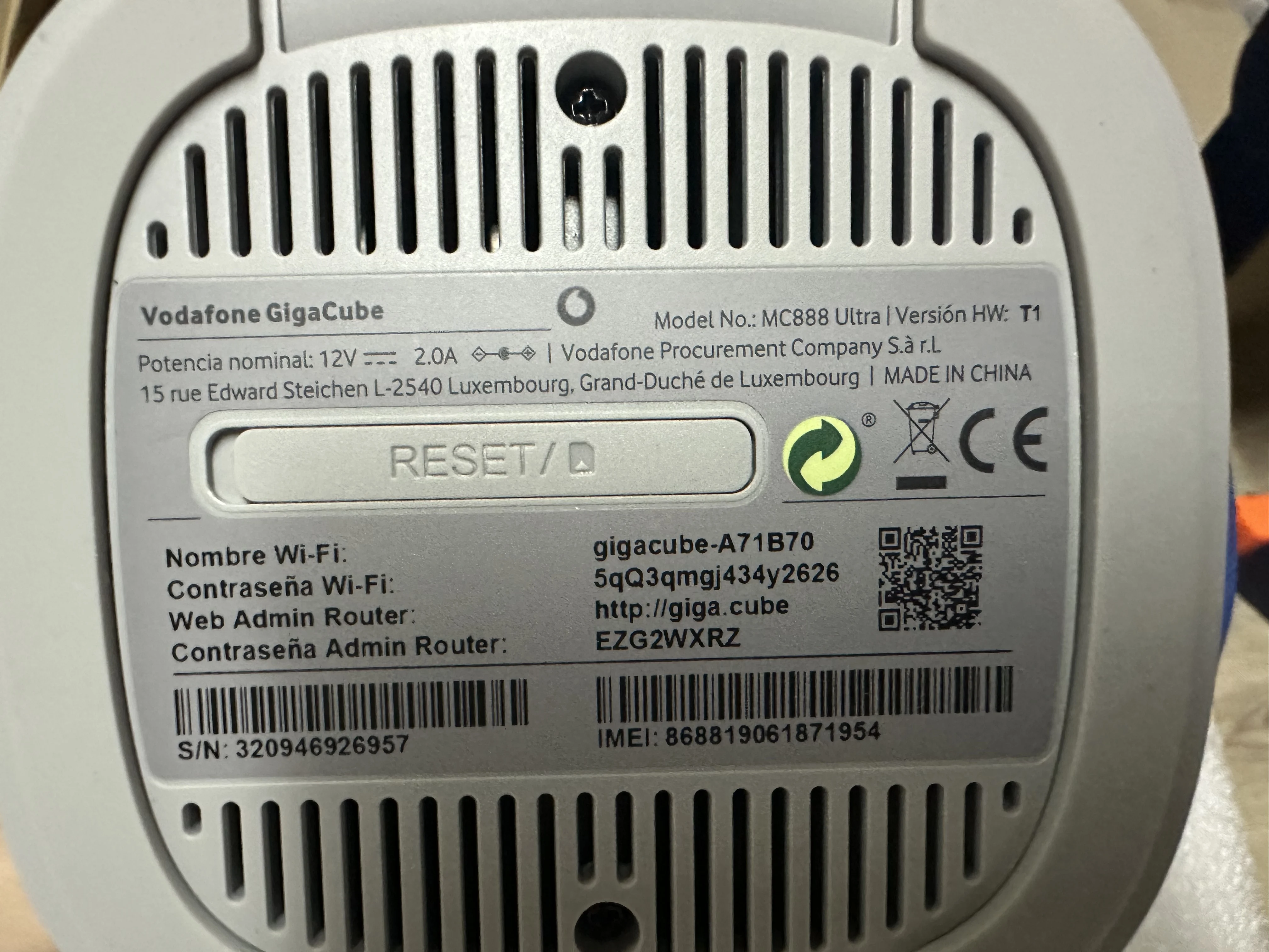 MC888 Ultra 5G CPE Modem WiFi 6 AX6000 RJ45 2.5GE N78 nanoSIM (99% novo logotipo Vodafone)