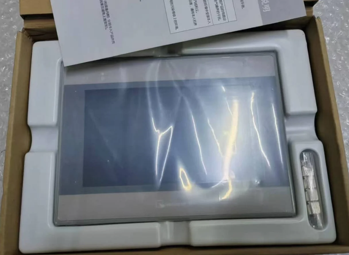 شاشة MT8071IE جديدة تمامًا، قطعة واحدة متوفرة في المخزون أرسل عبر DHL Express