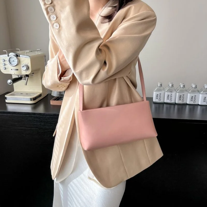 

2025 New High-end Ladies Leather Hand Bag Luxury Brand Famous Designer Casual Vintage Paris​