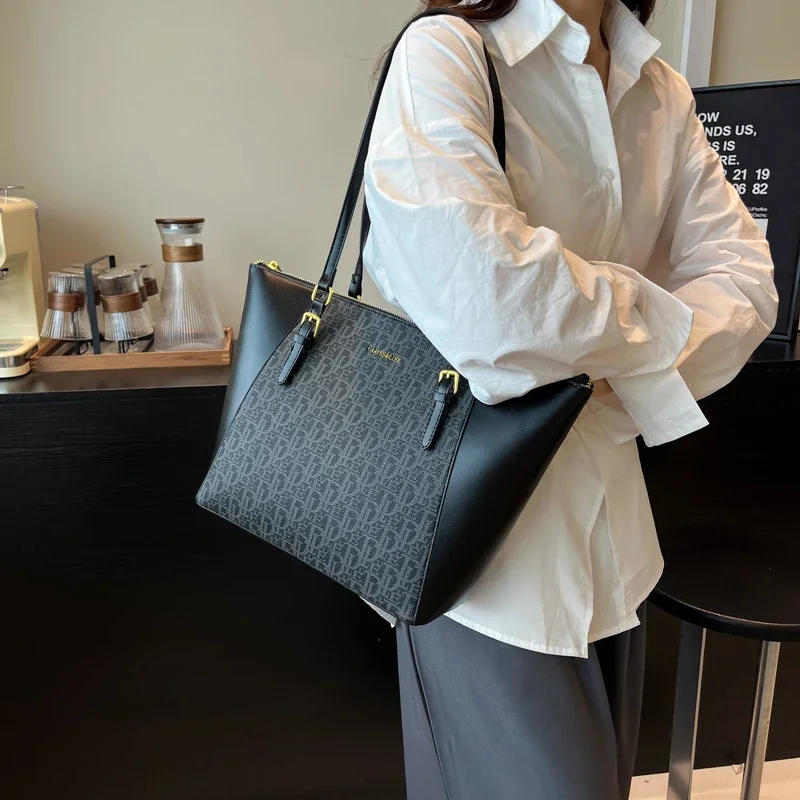 

Large capacity women's zipper shoulder bag, fashionable and trendy handbag, high-end texture women's bag