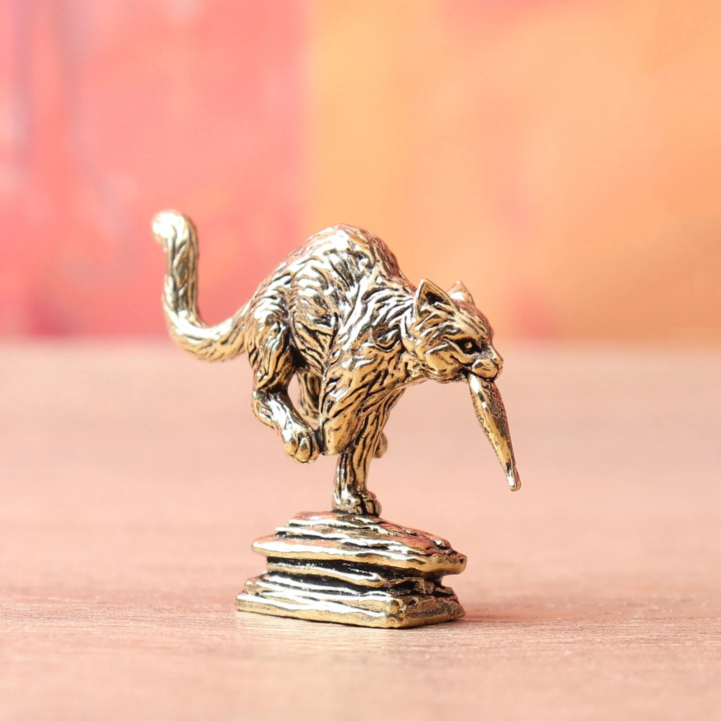 Brass Cat Holding Fish Small Statue Desktop Ornaments Vintage Animal Figurines Model Lucky Home Decorations Crafts Accessories ﻿
