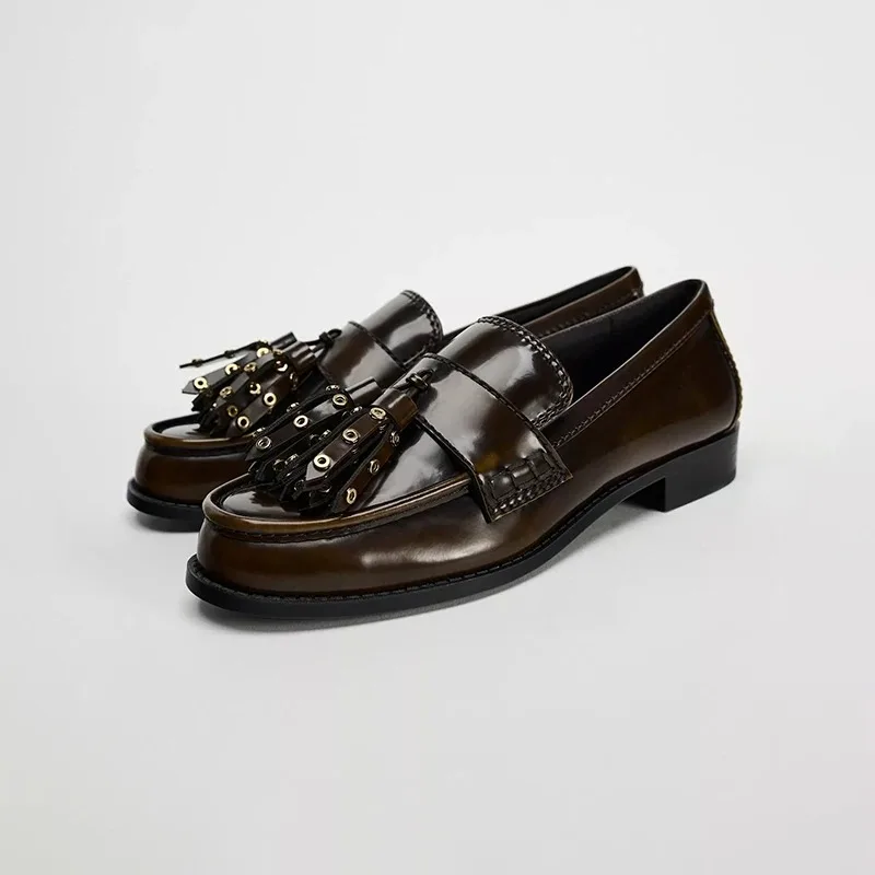 

Женские туфли-лоферы Banyiyou 2026: трендовые, из натуральной кожи, с заклепками, в британском стиле, с кисточками, на плоской подошве, повседневные