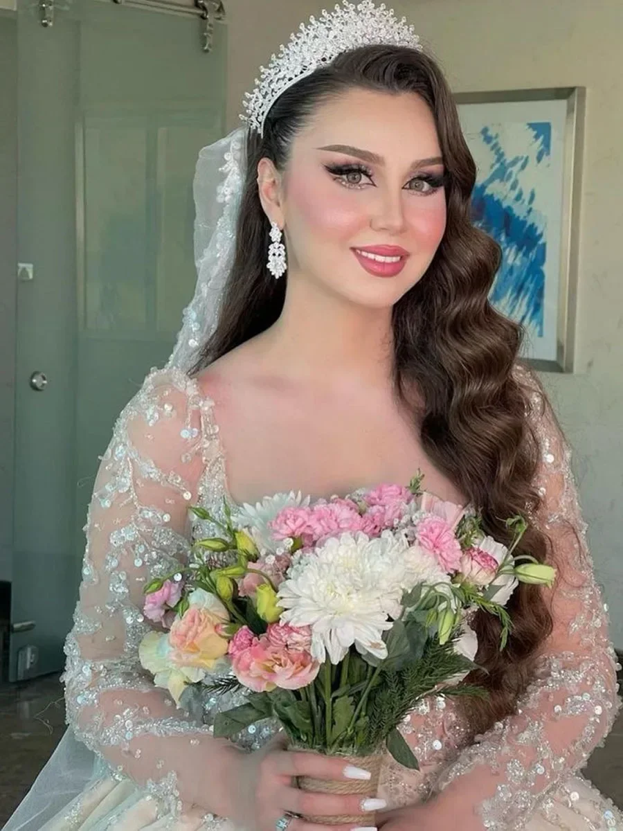 Haute Couture Romantic white The Bride Dress With Long Sleeve Lace Beading Sequin V-Neck Floor-Length Bespoke Wedding Dress