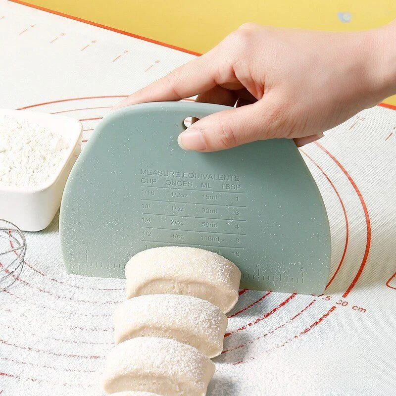

Food Grade Plastic Trapezoidal Cutter Dough Divider Kitchen Tool with Scale for Baking And Cooking Cream Scraper Board Protec...