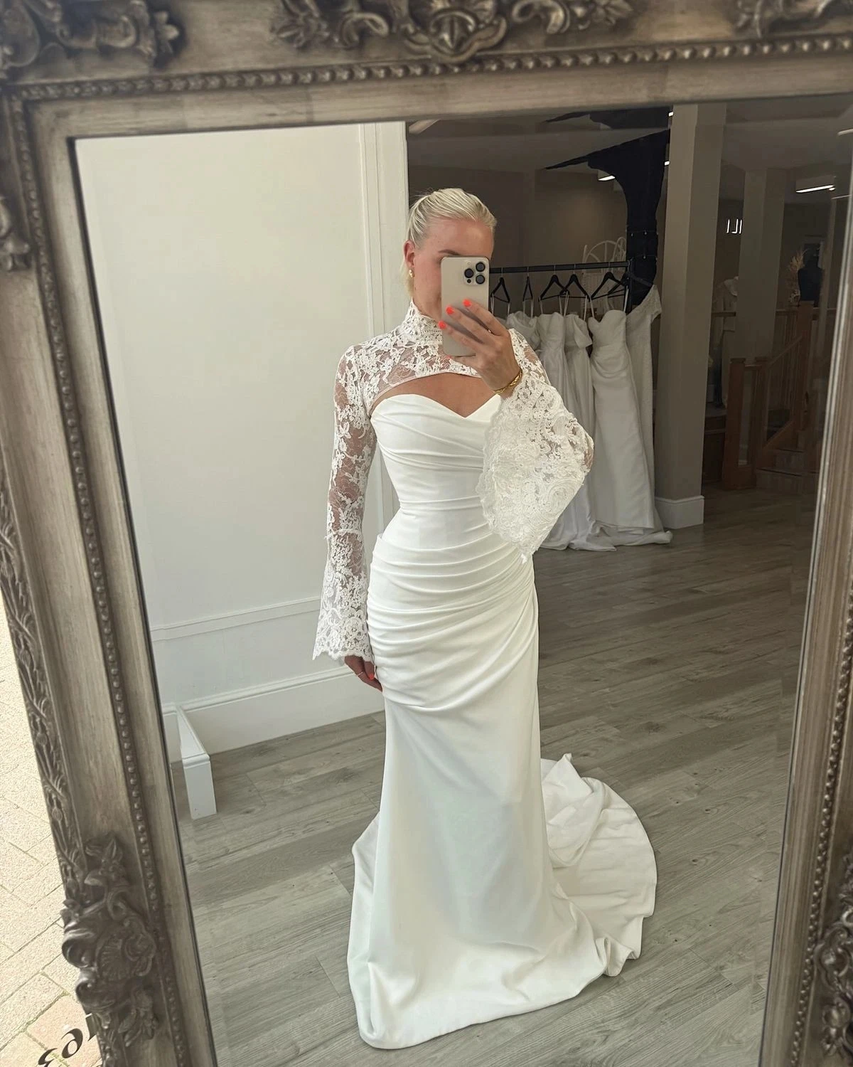 Customized Wedding Lace Women's Bolero Trumpet Full Sleeves Wedding Accessories Shoulder Cape Bride Jacket Bridal Shrug